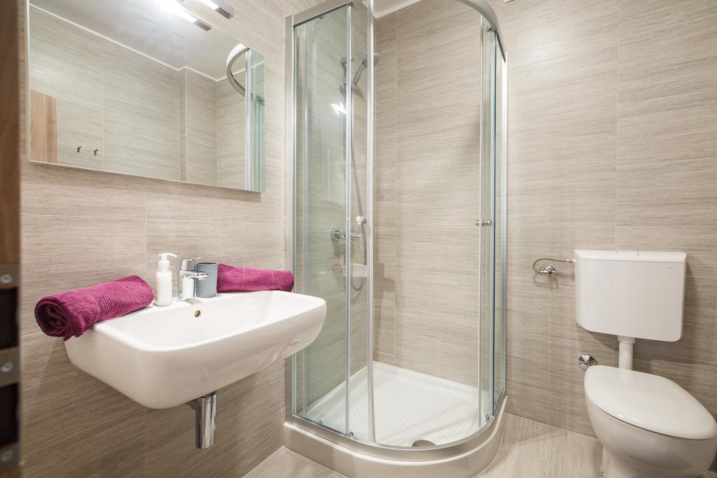 Ivni Apartmani Novigrad Istria Værelse billede