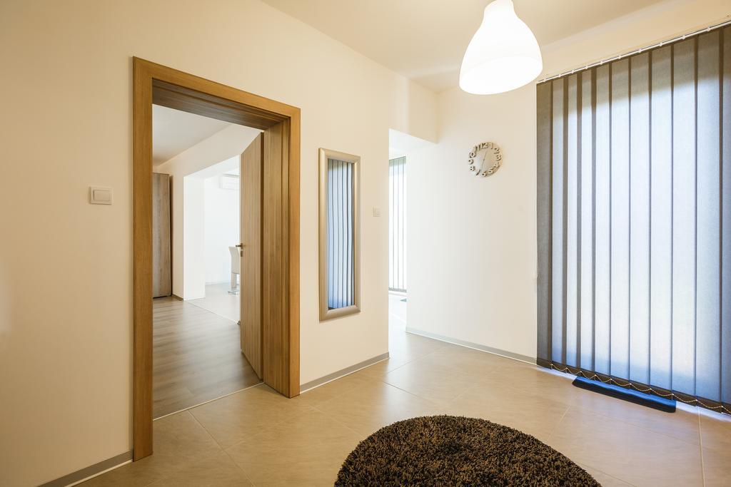 Ivni Apartmani Novigrad Istria Værelse billede